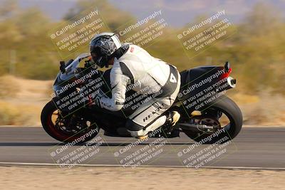 media/Nov-28-2022-Moto Forza (Mon) [[c5a51e62ca]]/A Group/Session 4 (Turn 8)/